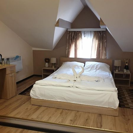 Валентино Hotel Vratsa Bagian luar foto