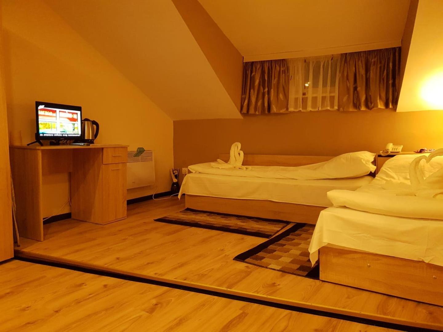 Валентино Hotel Vratsa Bagian luar foto