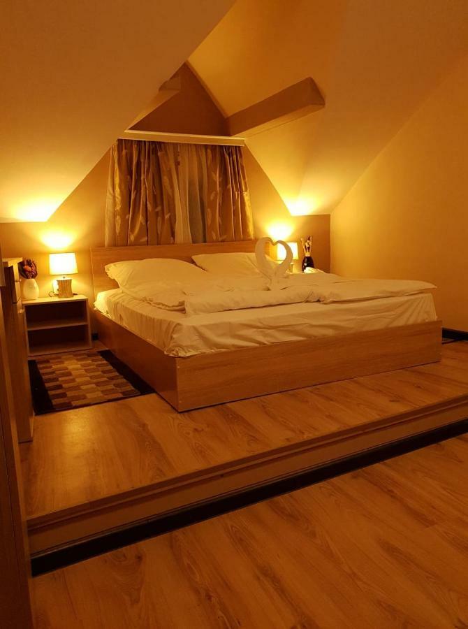Валентино Hotel Vratsa Bagian luar foto