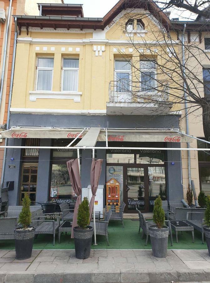 Валентино Hotel Vratsa Bagian luar foto